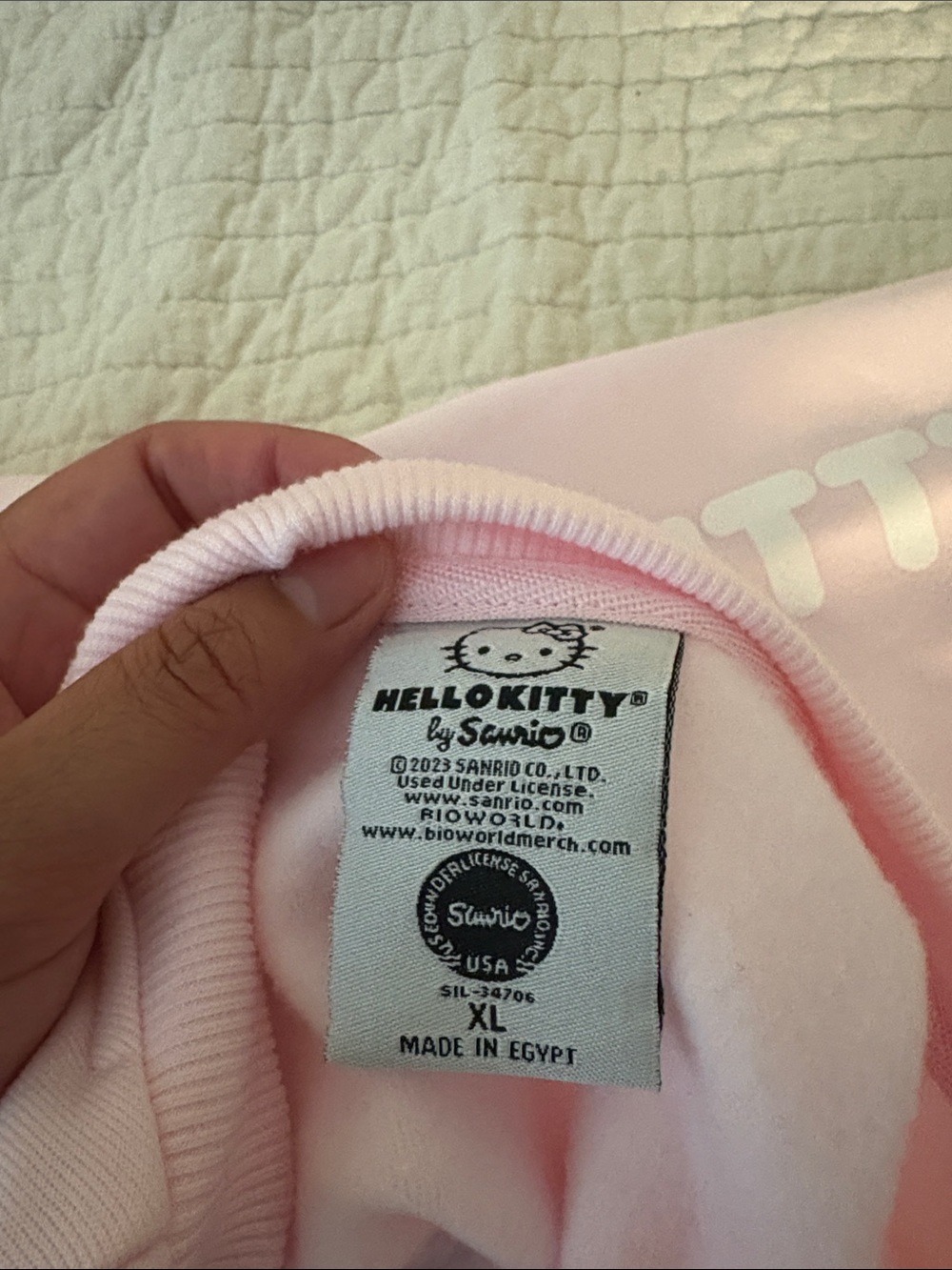 Hello Kitty pullover sweater - Picture 3 of 4